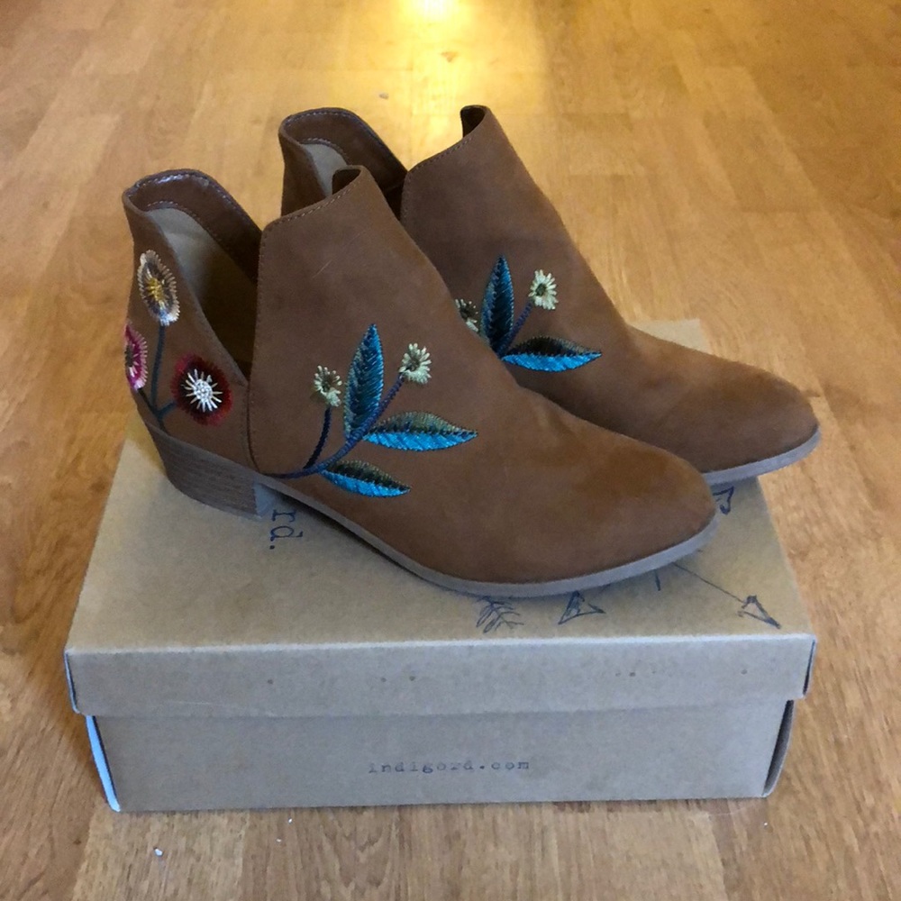 Indigo Rd. Embroidered Booties